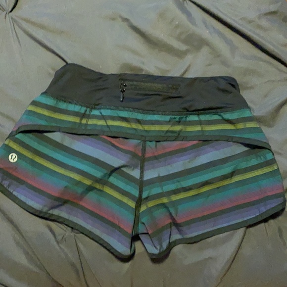 Super rare lululemon poncho stripe speed shorts 🦄 - Picture 7 of 7